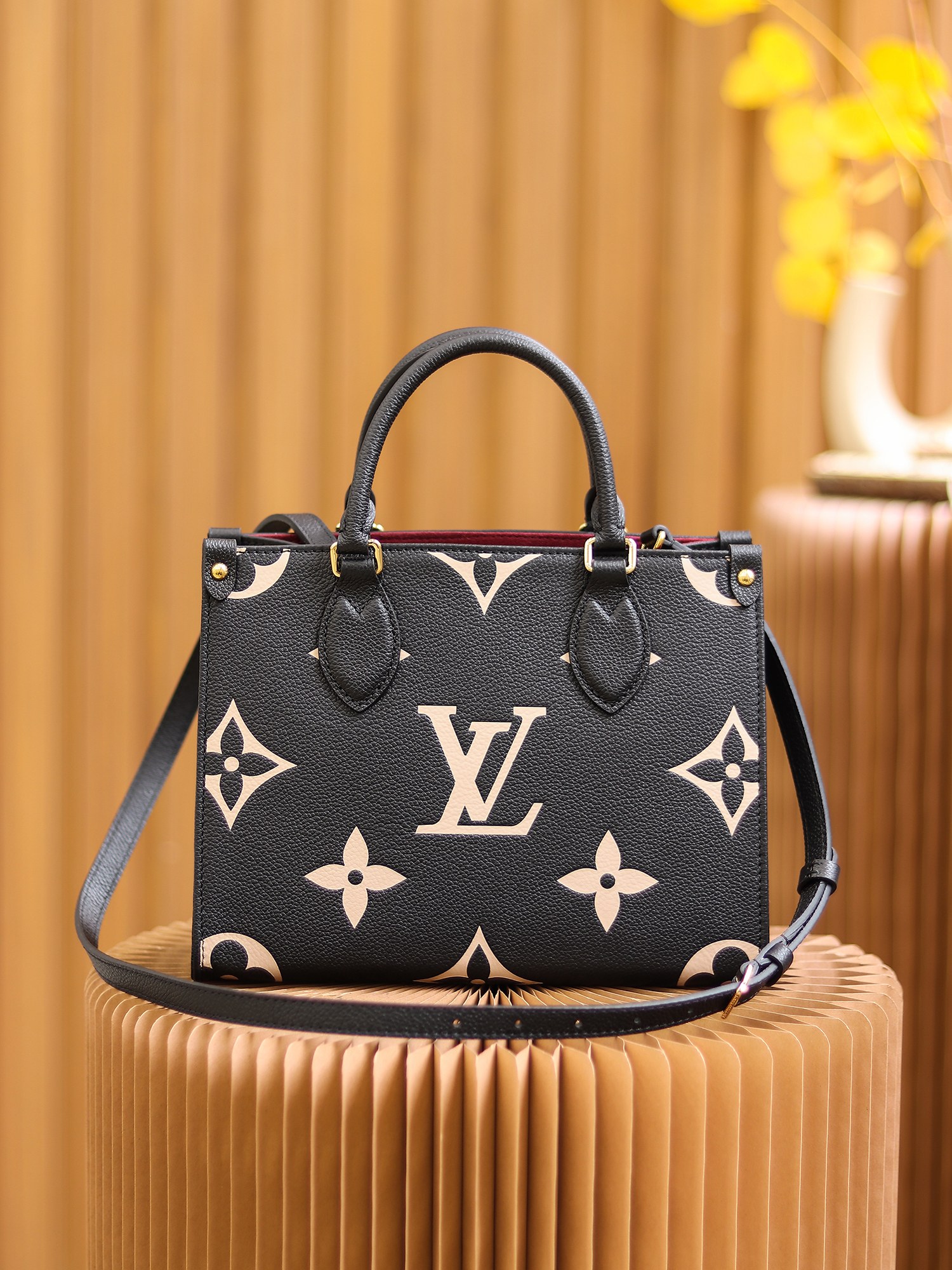 Lv Onthego Pm Review Paul Smith 